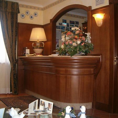 Hotel Squarciarelli Grottaferrata Zewnętrze zdjęcie