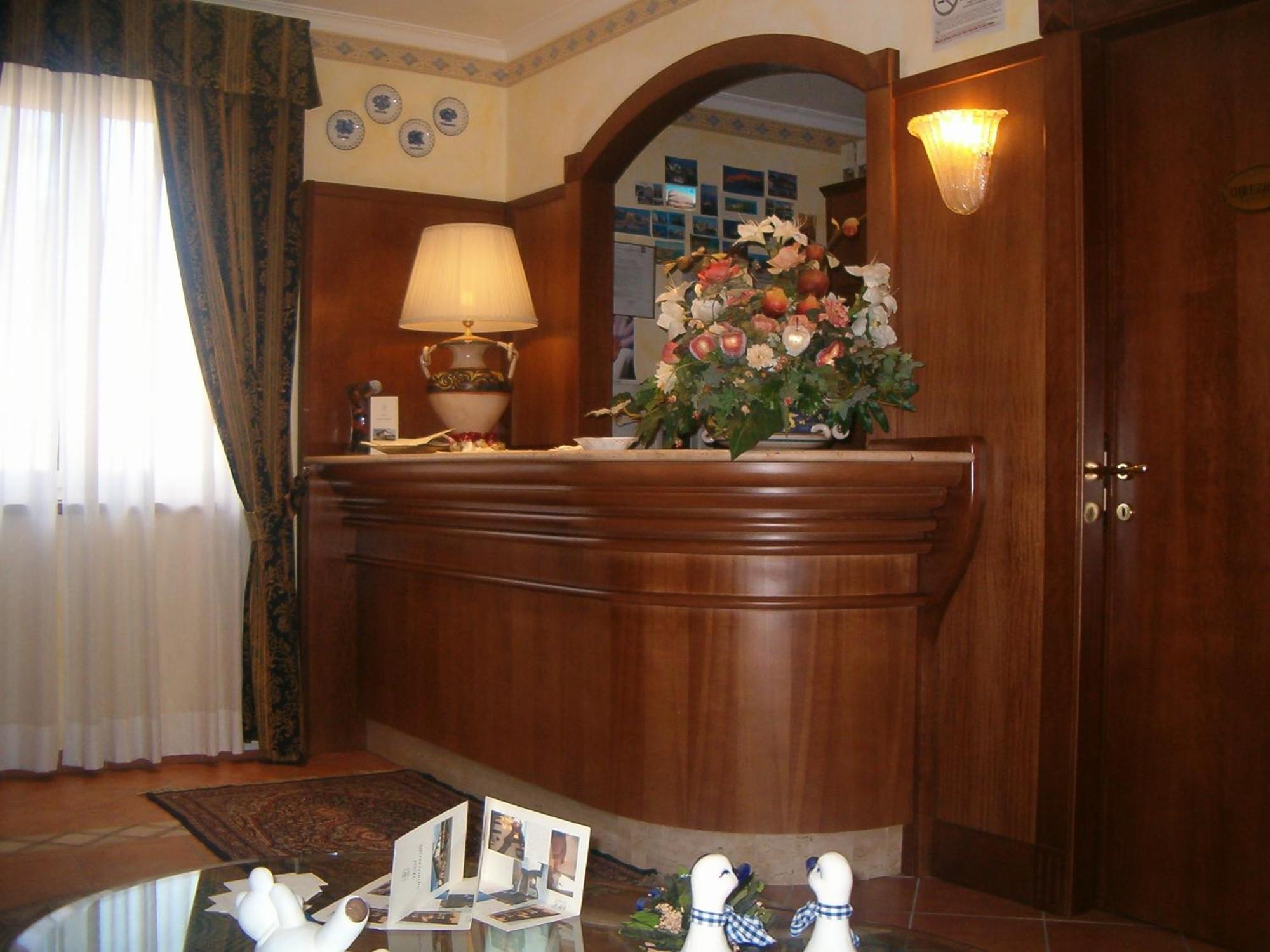 Hotel Squarciarelli Grottaferrata Zewnętrze zdjęcie