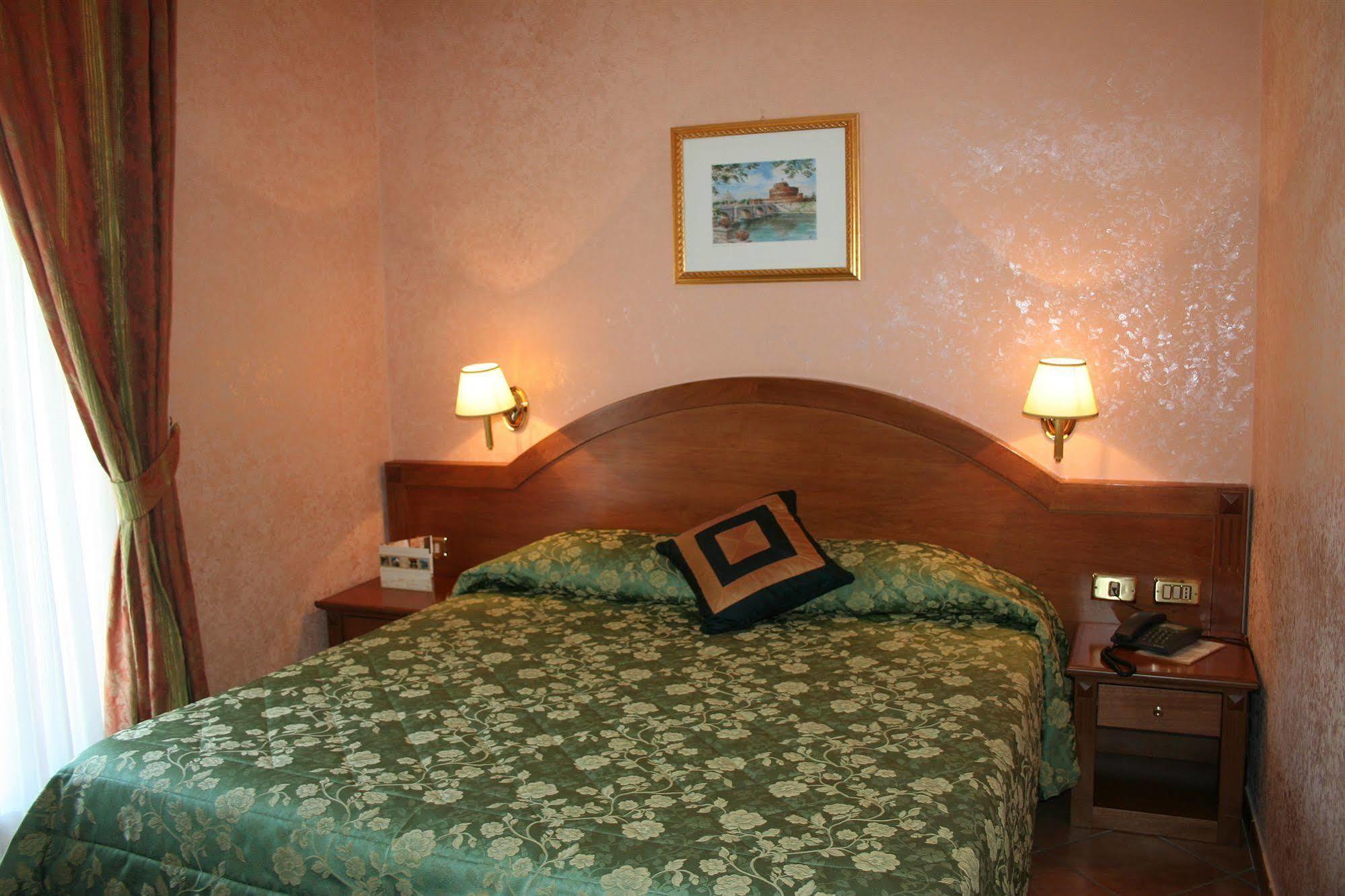 Hotel Squarciarelli Grottaferrata Zewnętrze zdjęcie