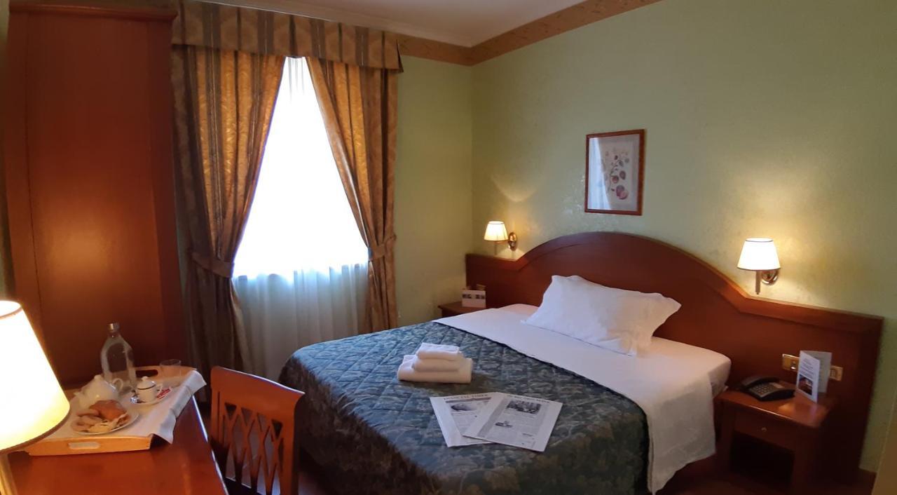 Hotel Squarciarelli Grottaferrata Zewnętrze zdjęcie